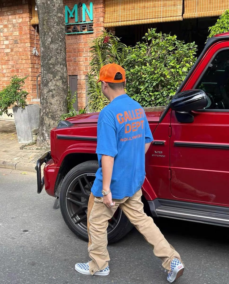 מחלקת גלריה חולצת טריקו חדשה 955