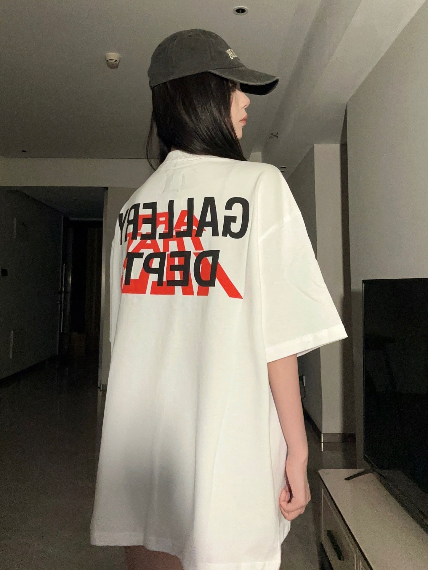 מחלקת גלריה חולצת טריקו חדשה D95 