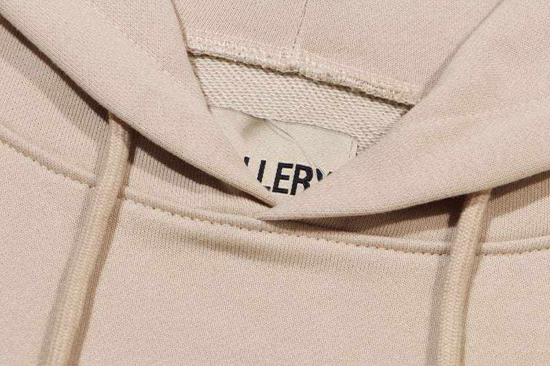 קפוצ'ון חדש של מחלקת הגלריה 